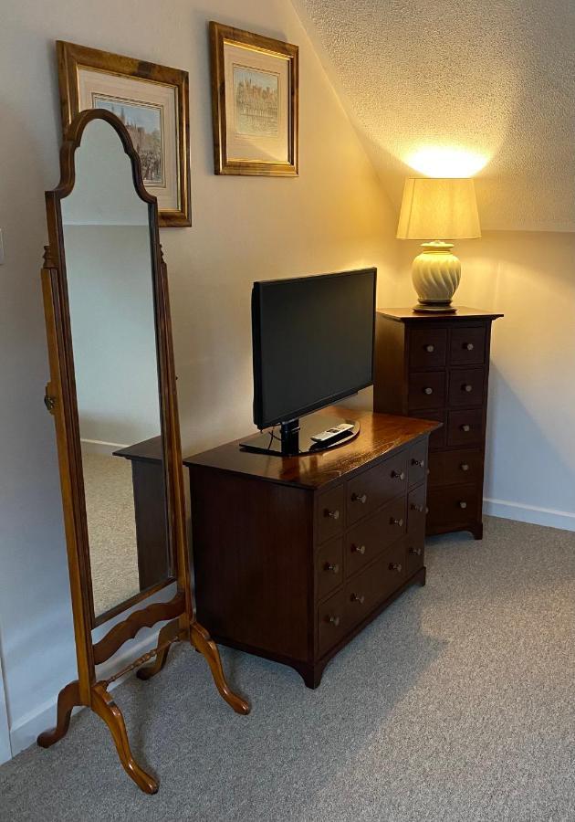 The George At Nunney Hotel Екстериор снимка