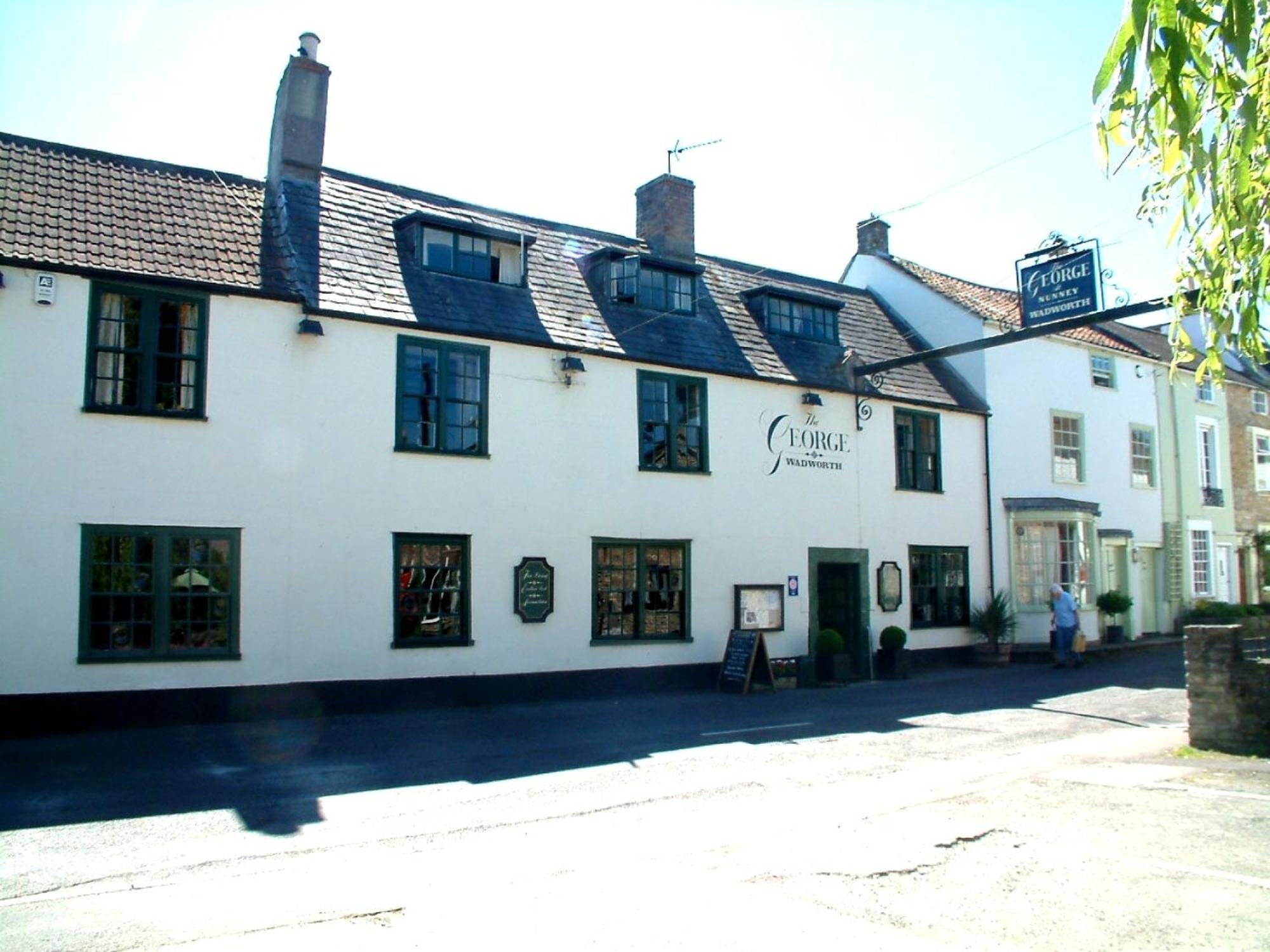 The George At Nunney Hotel Екстериор снимка