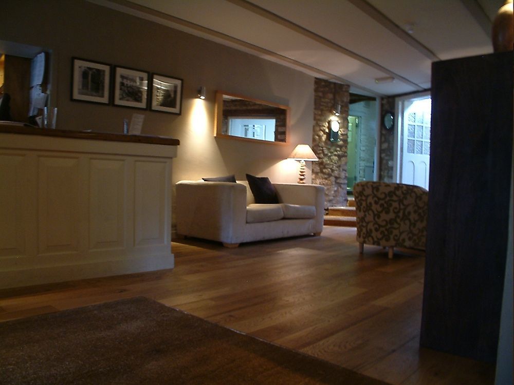 The George At Nunney Hotel Екстериор снимка