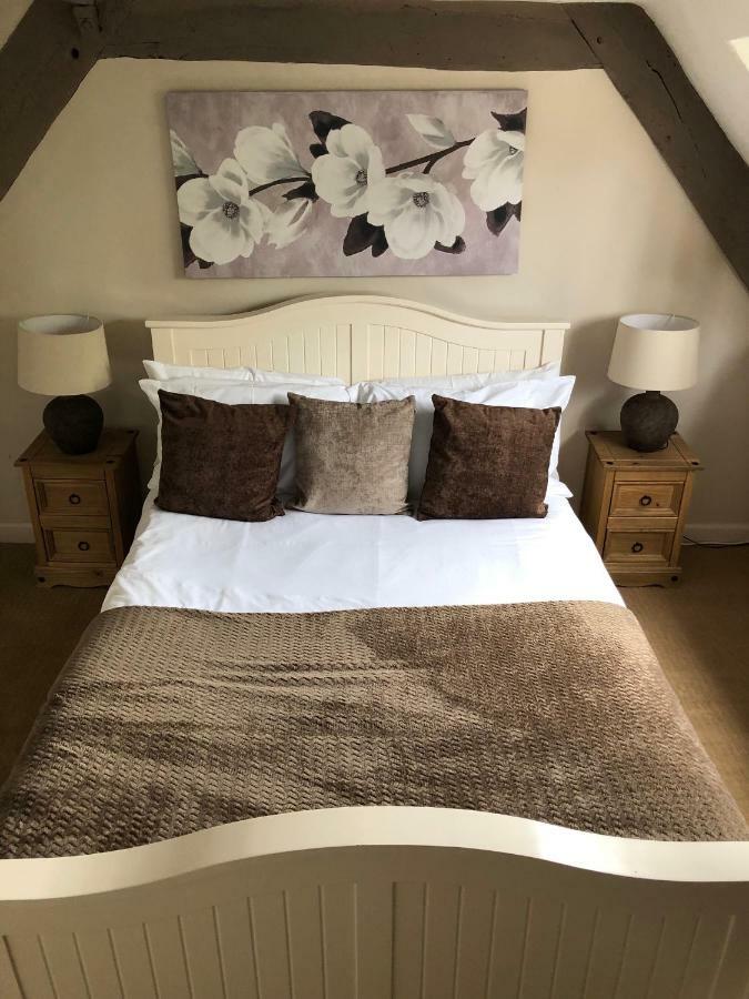 The George At Nunney Hotel Екстериор снимка