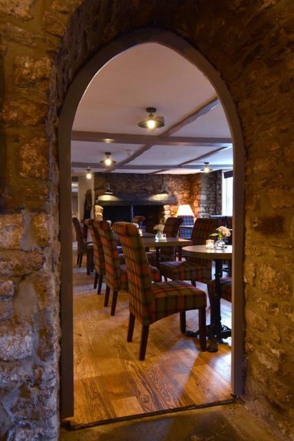 The George At Nunney Hotel Екстериор снимка