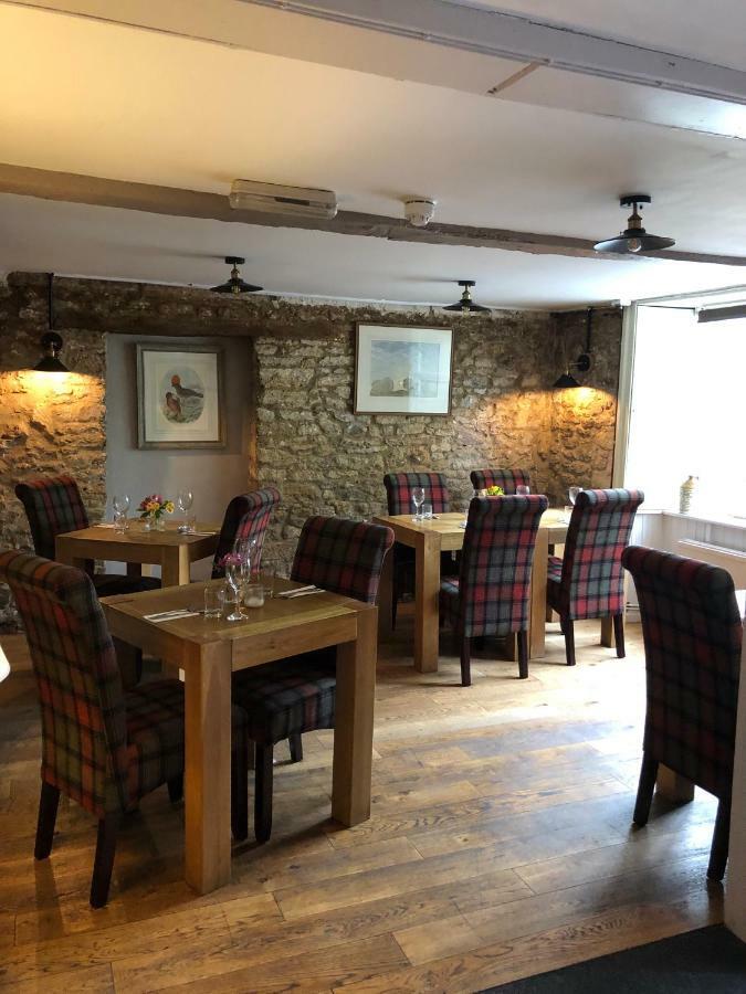 The George At Nunney Hotel Екстериор снимка