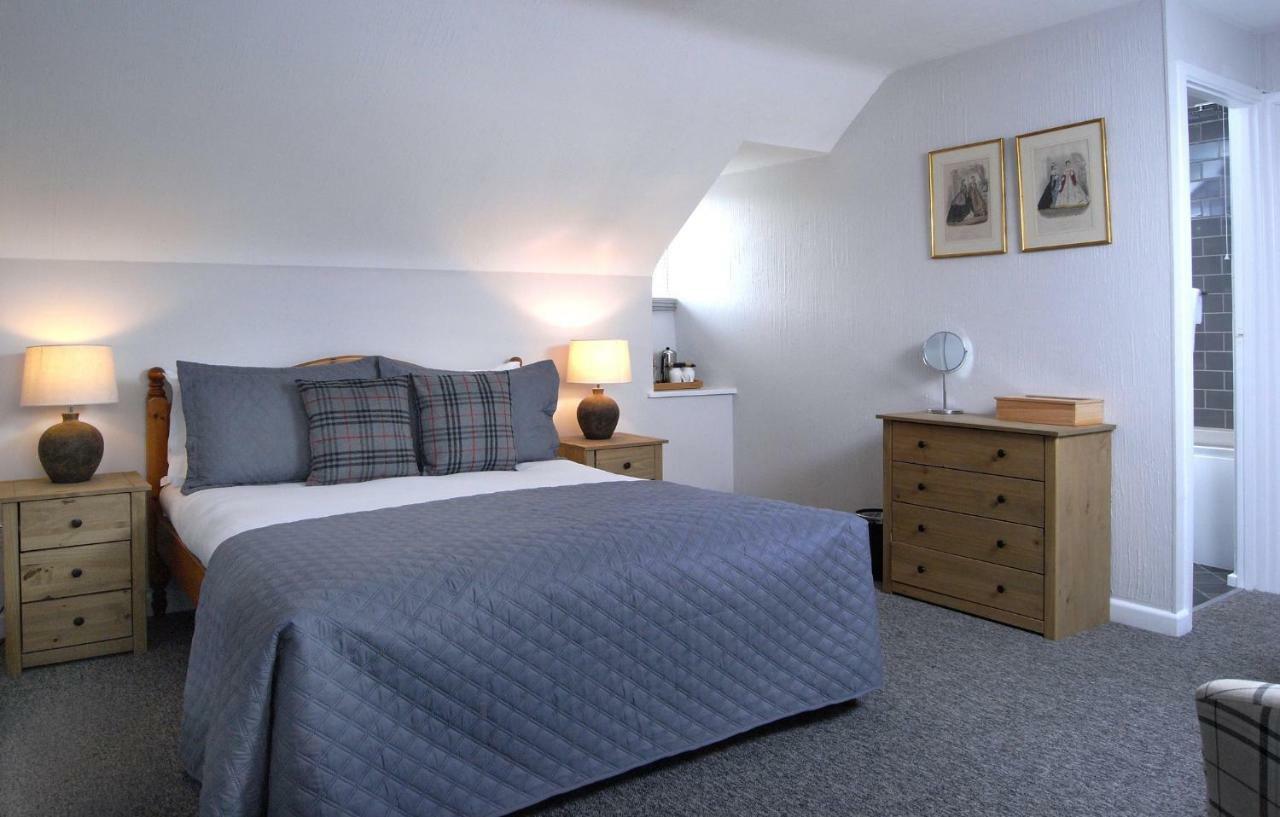 The George At Nunney Hotel Екстериор снимка